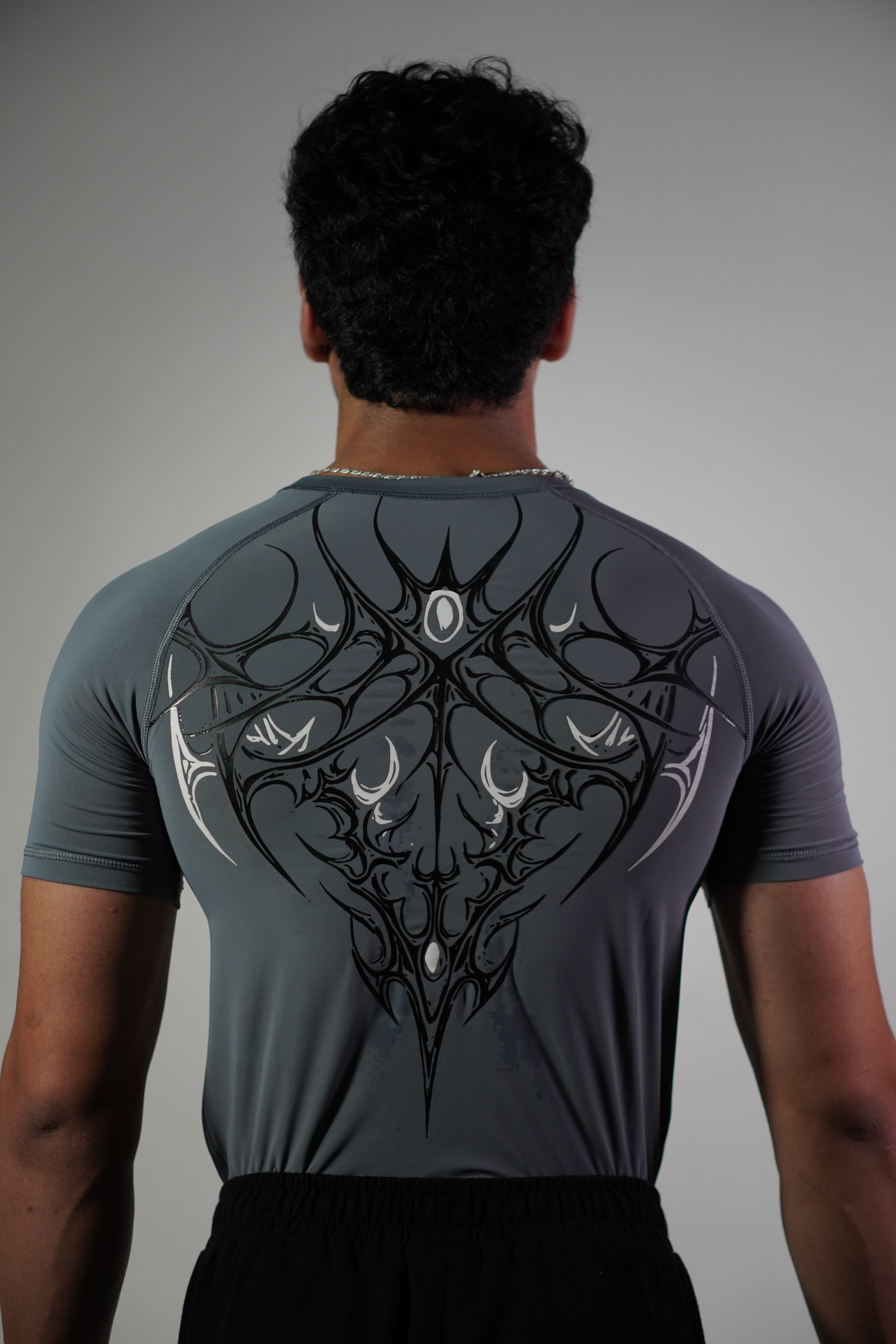 NIGHT WING GREY COMPRESSION HALF SLEEVE